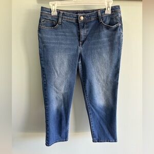 Bandolino Stretch Bootcut capris  Size 8